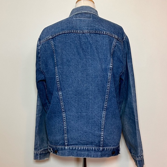 SOLD 2/1 Wrangler Vintage Distressed Men’s Denim Wrangler Jacket, Size 42L - Picture 9 of 16